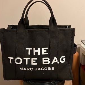 - Marc Jacobs the Tote Bag